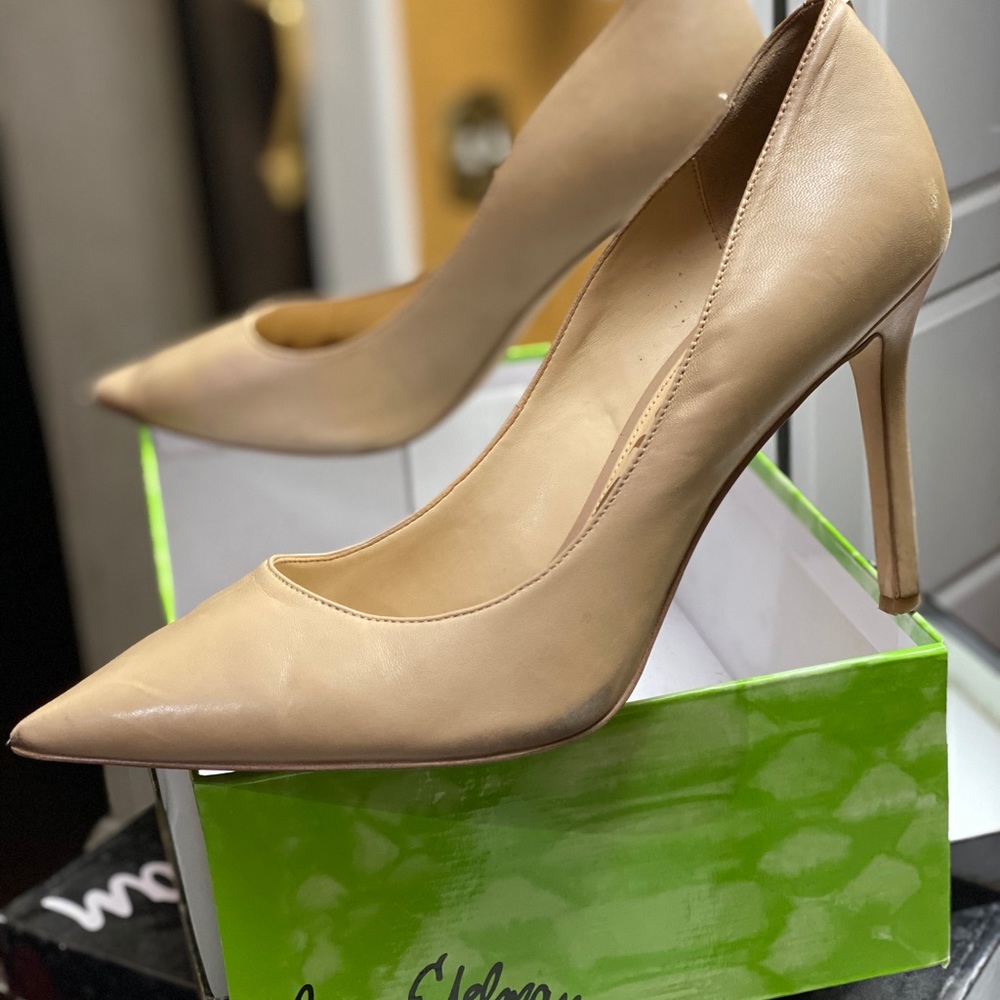 Soft leather pointy nude heals